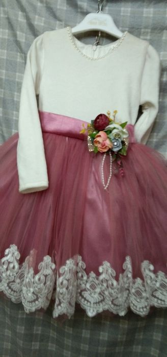 Нарядные платья для девочек