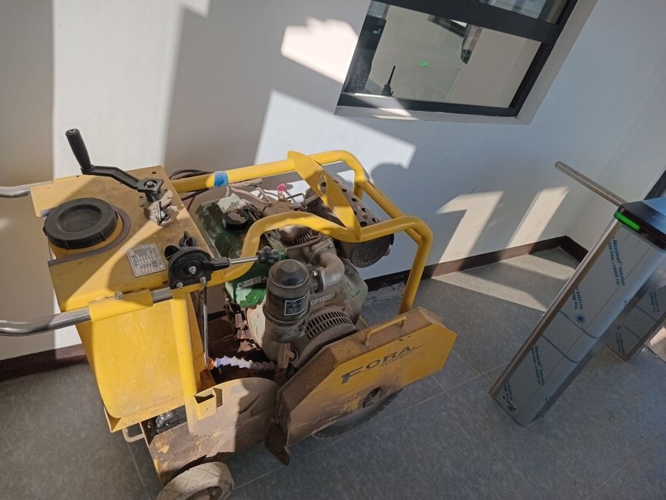 Асфальт, стяжка,  бетон кесиш хизмати. Вертолёт