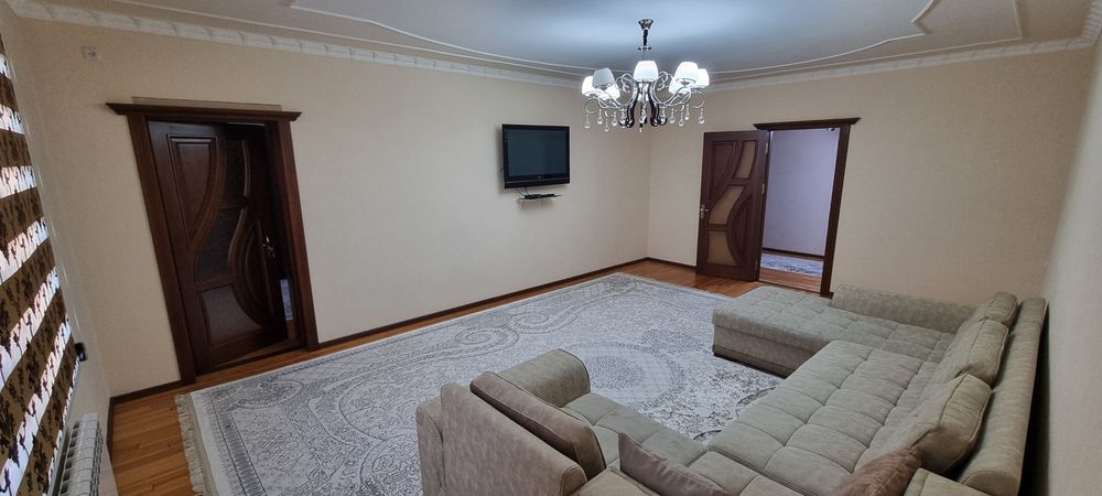 Элитная 3-комнатная квартира (112 м²) с ремонтом и мебелью