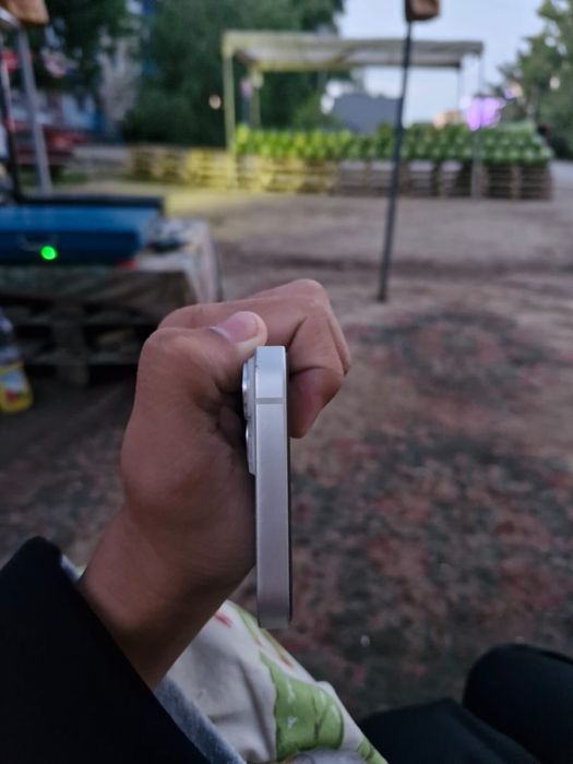 Обменяю iphone 14 на модель выше