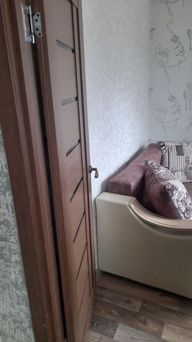 Сдаю комнату пришахтинск  девушке