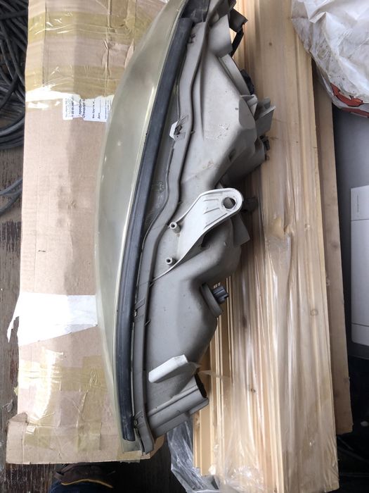 Фара впередняя, правая