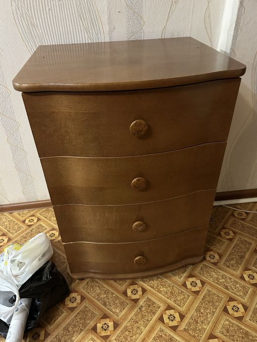 Комод деревянный