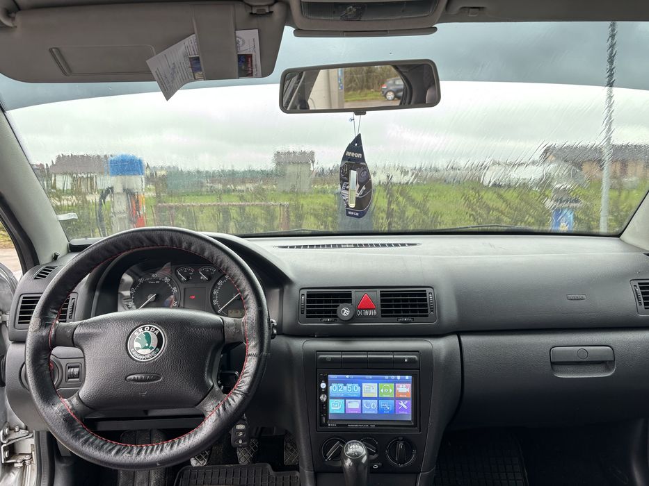 Vand Skoda Octavia Tour 1 ….1.6 benzina 2008,AC