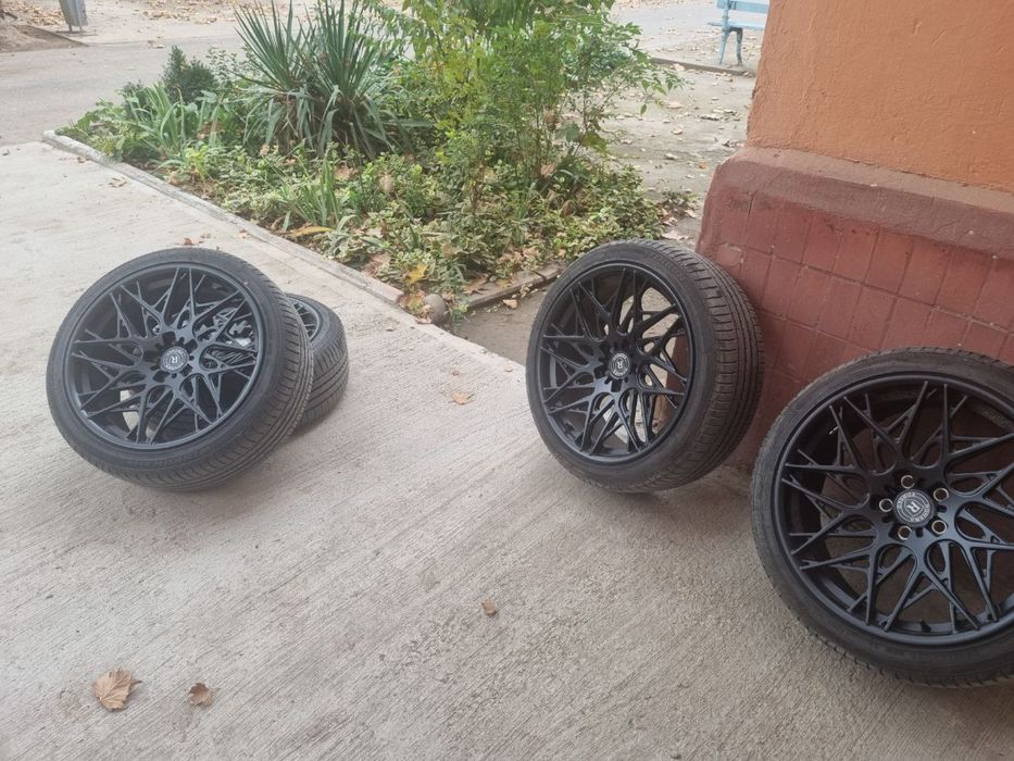 Продаются кованные диски с резиной 245/40/R20