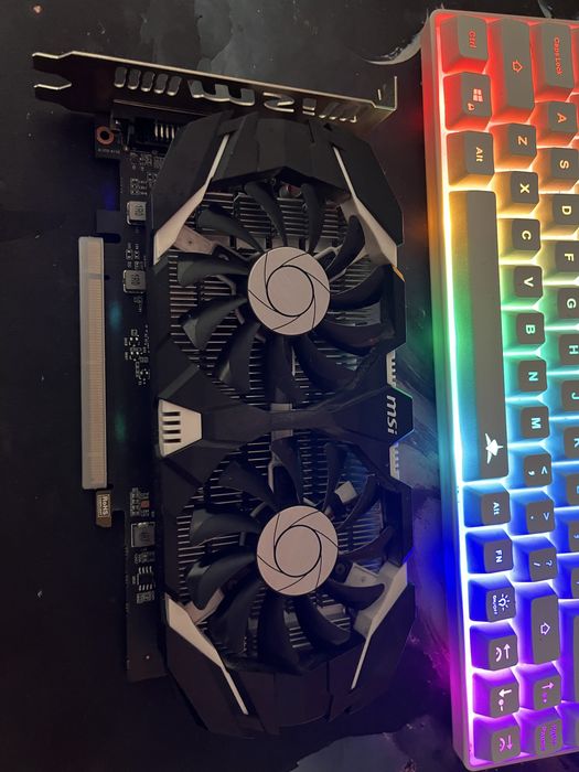 Vand placa video gtx 1050ti