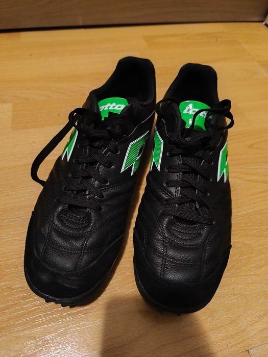 Lotto обувки за футбол