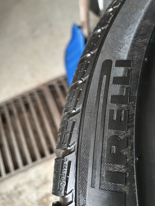 Гуми 245/45/19 Pirelli 4 броя зимни