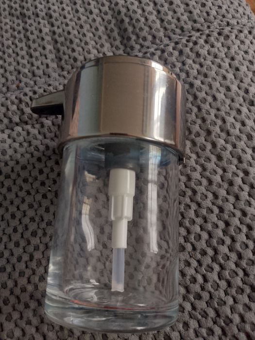 Продам дозатор для жидкого мыла