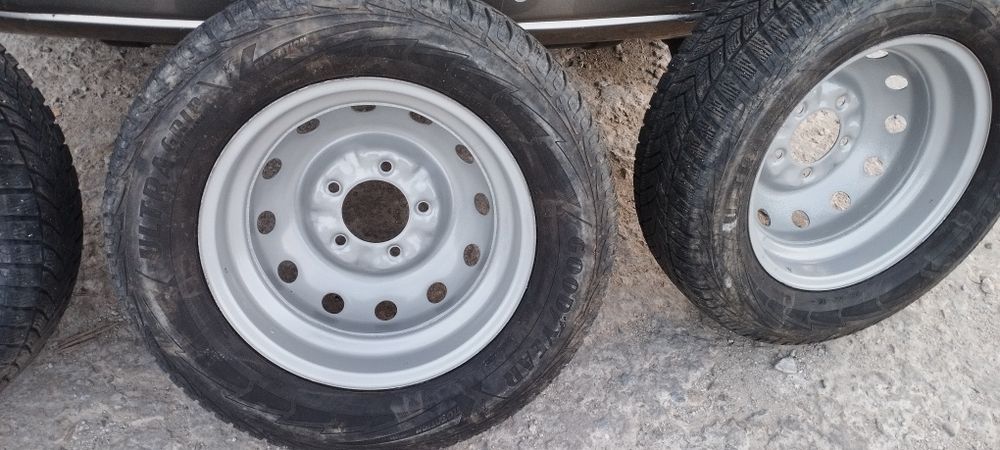 Джанти с гуми за Лада Нива