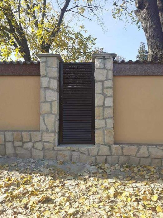 Garduri si porti din panouri stil jaluzele si alte modele disponibile