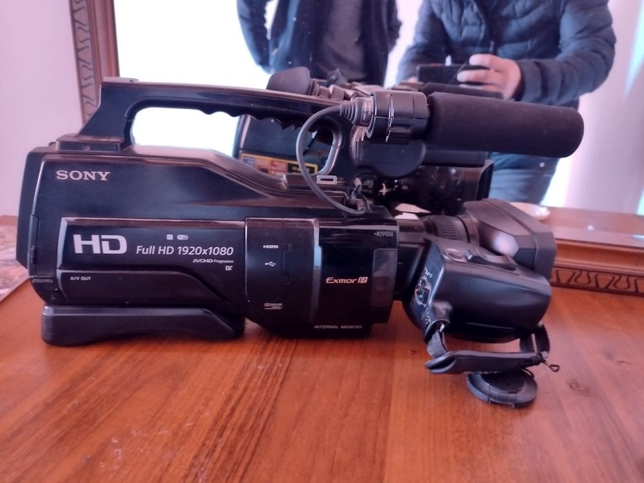 Sony2500 qamera sotiladi