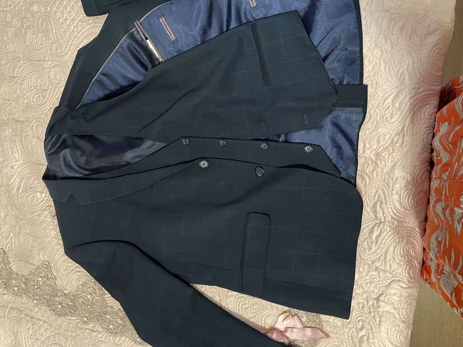 Мужские костюмы