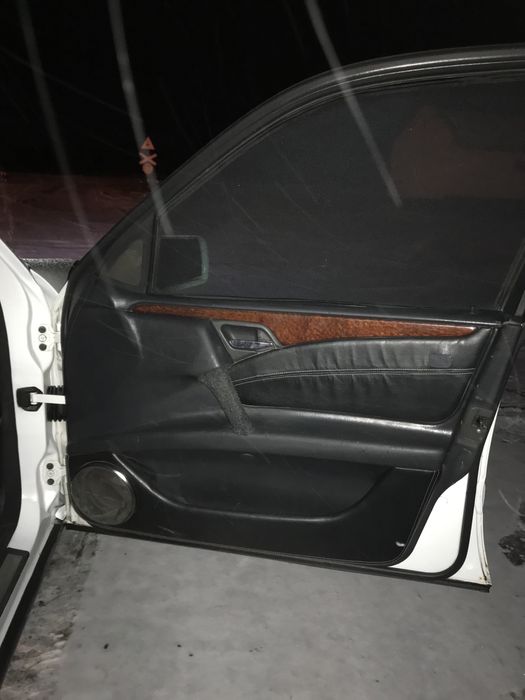 Продается мерс 210  2 литра автомат