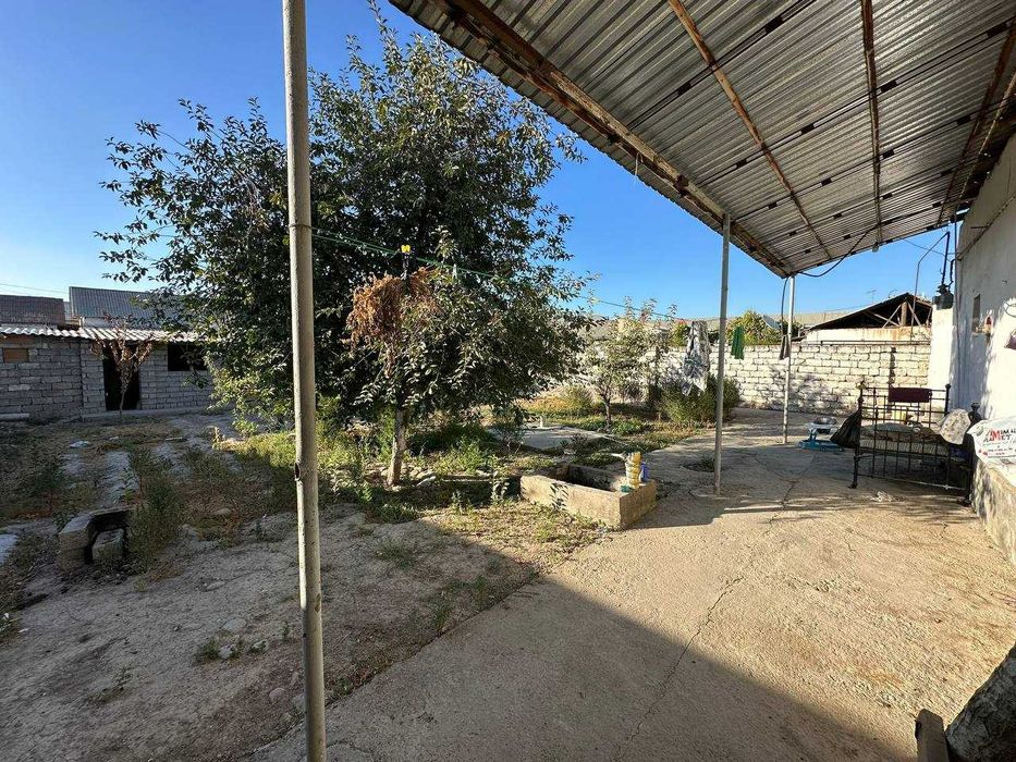 Продам дом на участке 5 соток в Бектемирском районе. РОВД