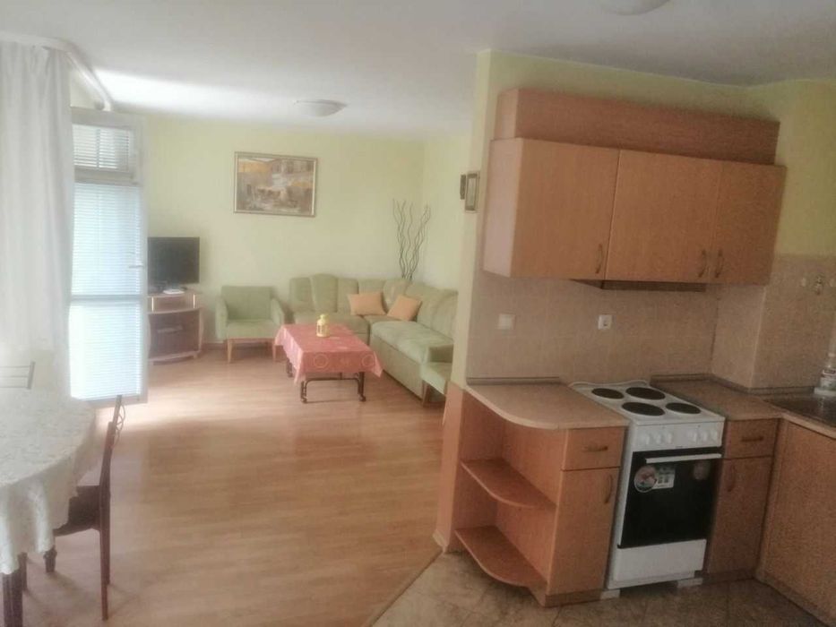 Дава се под наем Двустаен апартамент в Бургас, Лазур - 70 кв.м за 40 € - Снимка #3