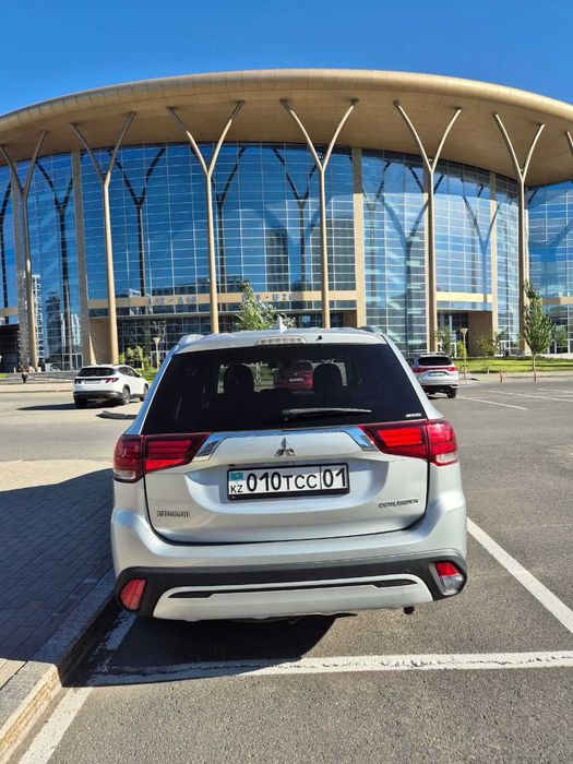Mitsubishi Outlander 2020 г
