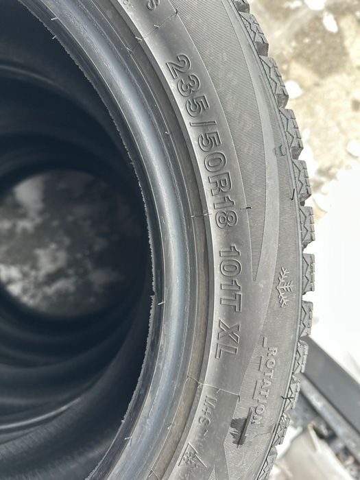 Продам зимние шины комплект
