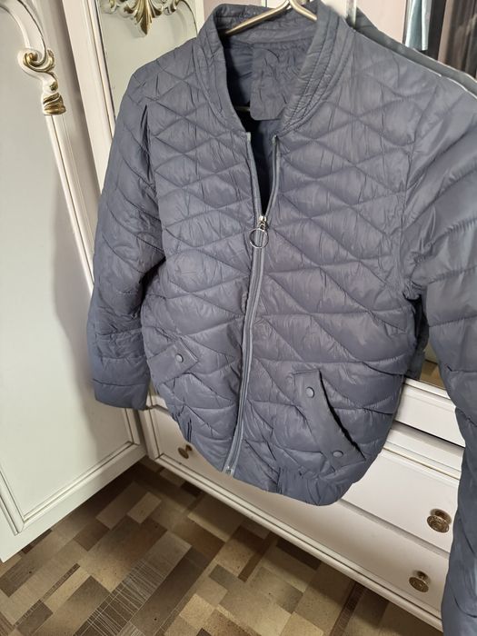 Продам куртки 44 размер