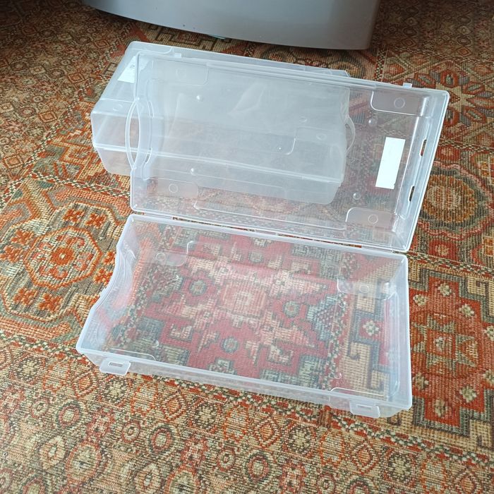 Футляр контейнер пластиковый