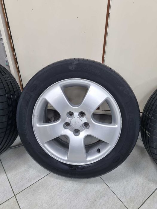 Оригинални алуминиеви джанти за Audi – 16 цола (5х100) с летни гуми