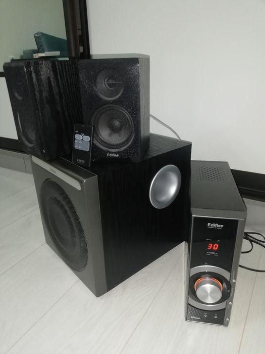 Продаются акустические система Edifier c3