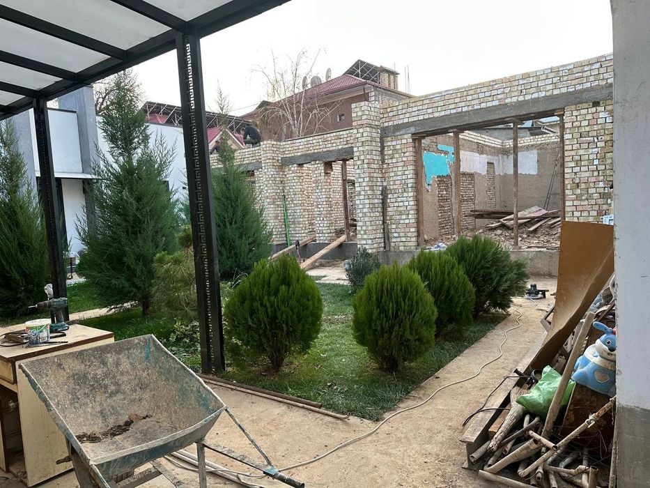 Ракат махаллада 4.5 сотих уй сотилади.