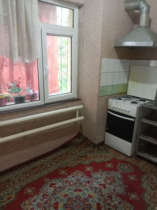 Kvartira sotiladi 1 xona 4- etaj