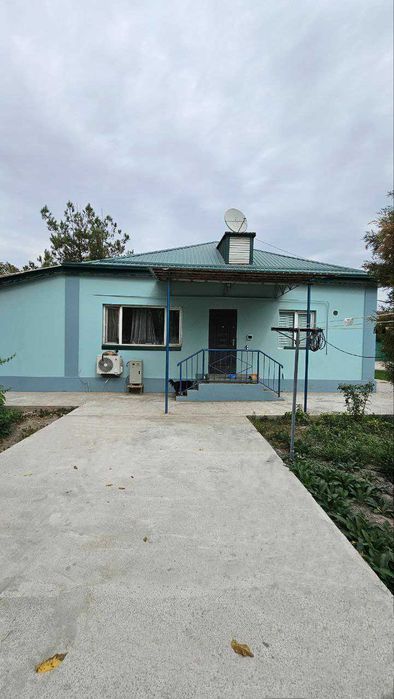 Дом 23 сотки в  пос. Балыкчи (Юкоричирчикский р-н)