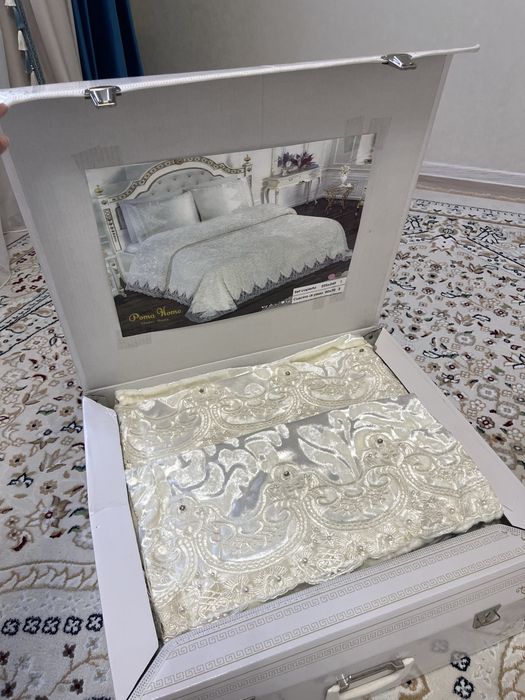 Покрывало с наволочками