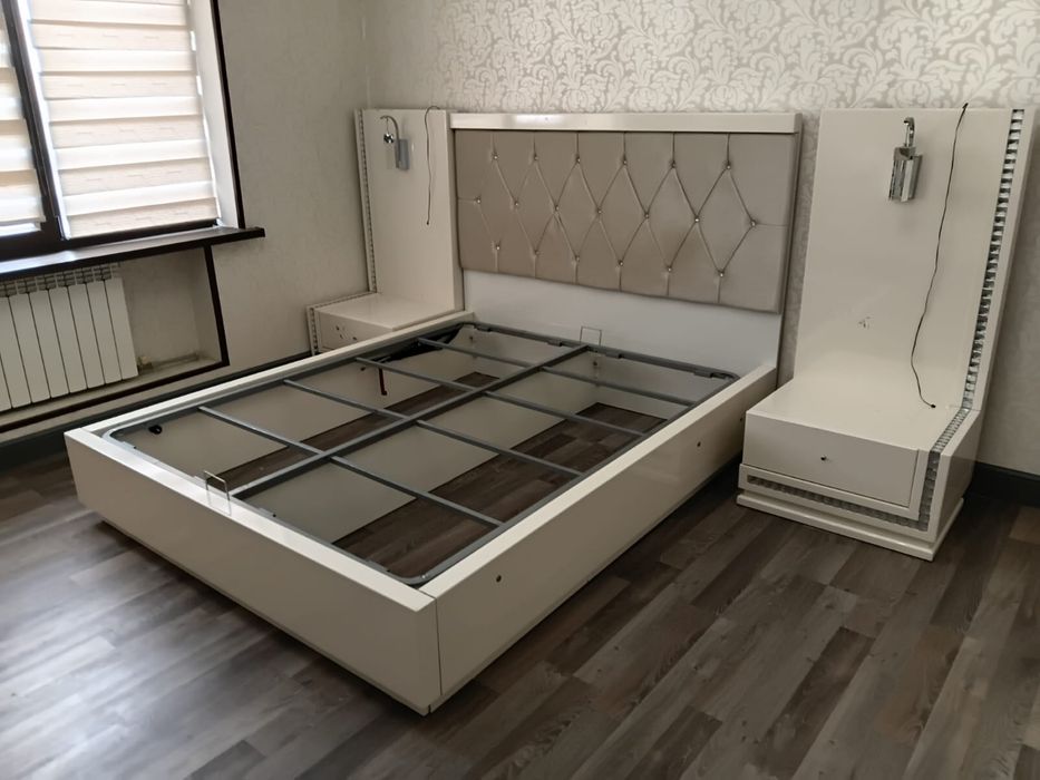 Продам кровать и тумбочки
