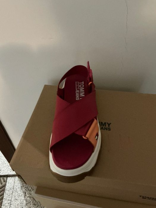 Кожрни сандали Tomy Hilfiger