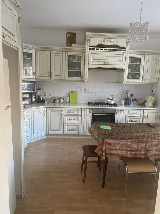 Срочно Продам коттедж в центре.