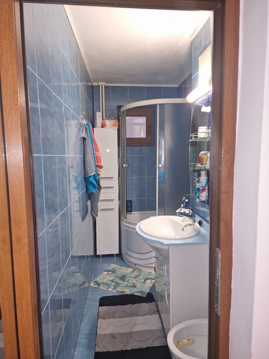 Apartament 2 camere semidecomandat, etaj 2,Aleea Farului.