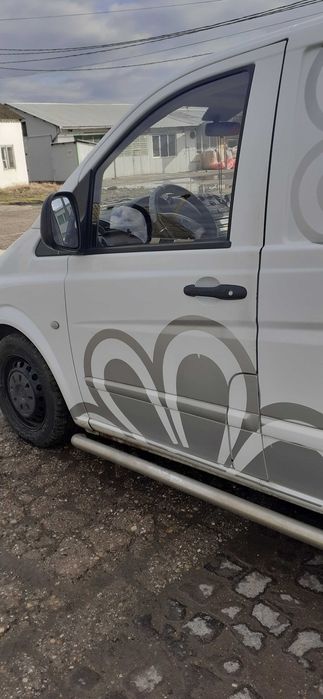 Vând Mercedes Vito