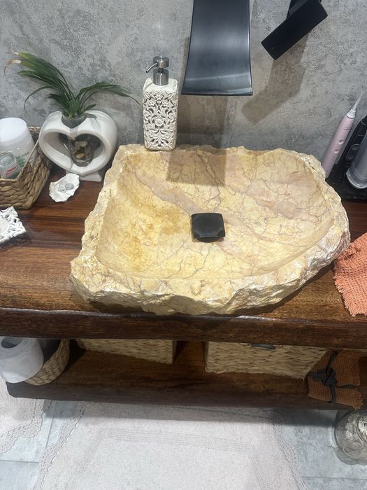 Мраморна мивка за баня