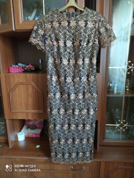 Продам платья женские