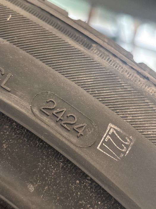 Vand set complet anvelope Sunny 265/35/18 + 245/40/18