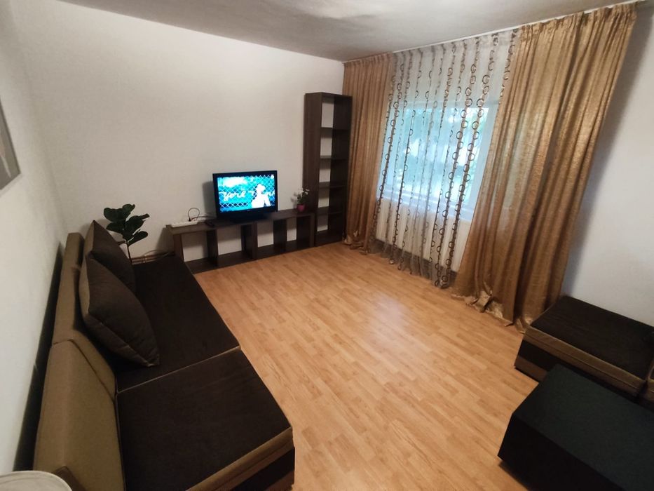 Stefan cel mare, de inchiriat apartament 2 camere, decomandat, 350 euro