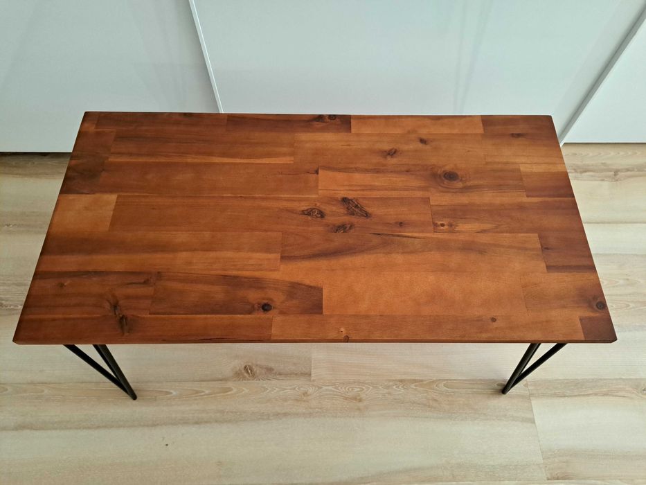 Помощна масичка от масив