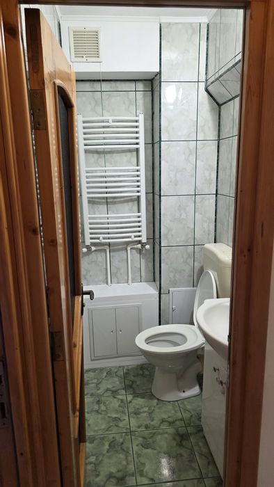 Apartament 4 camere Casa de cultura, etaj. 1 , Decomandat,  Loc de parcare