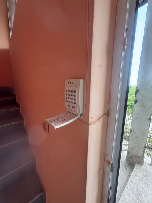 Промишлена сграда 800кв.м 10дка земя