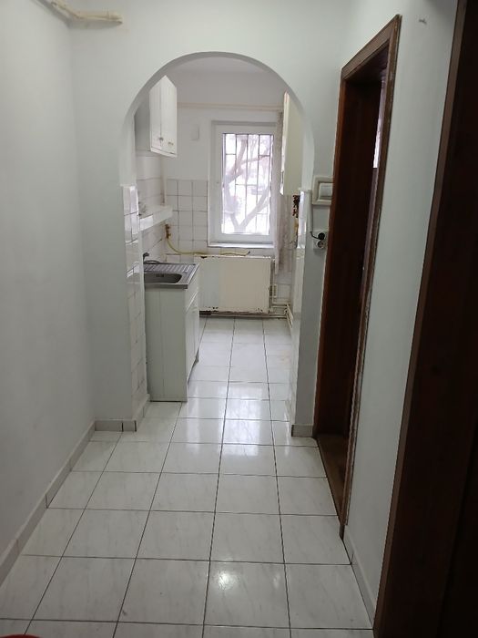 Apartament cu 3 camere la parter
