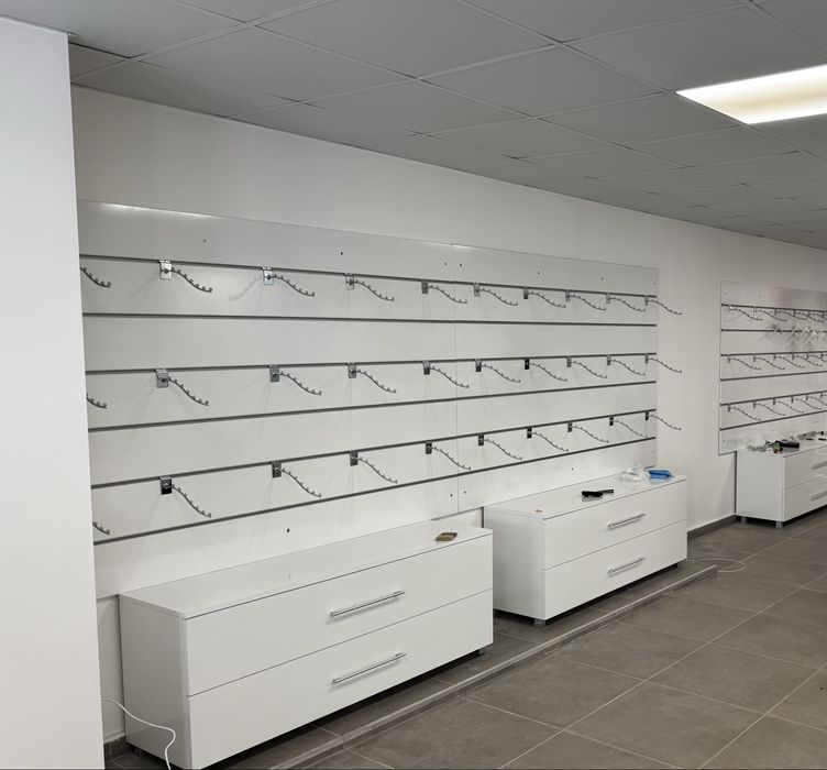 Луксозно оборудване за магазин за бельо / дрехи