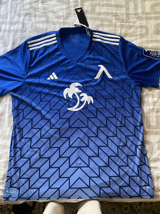 Чисто нова футболна тениска Adidas – с етикет