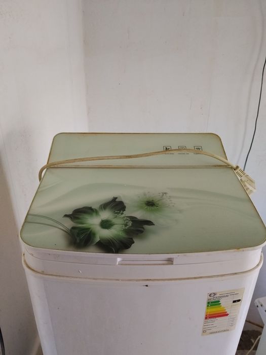Продам мини стиральную машинку полуавтомат.