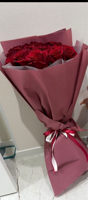 Красные розы.