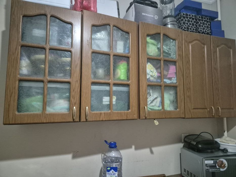 ПРОДАЮ свою Кухонную Мебель 950.000 сум , из чистого дерева