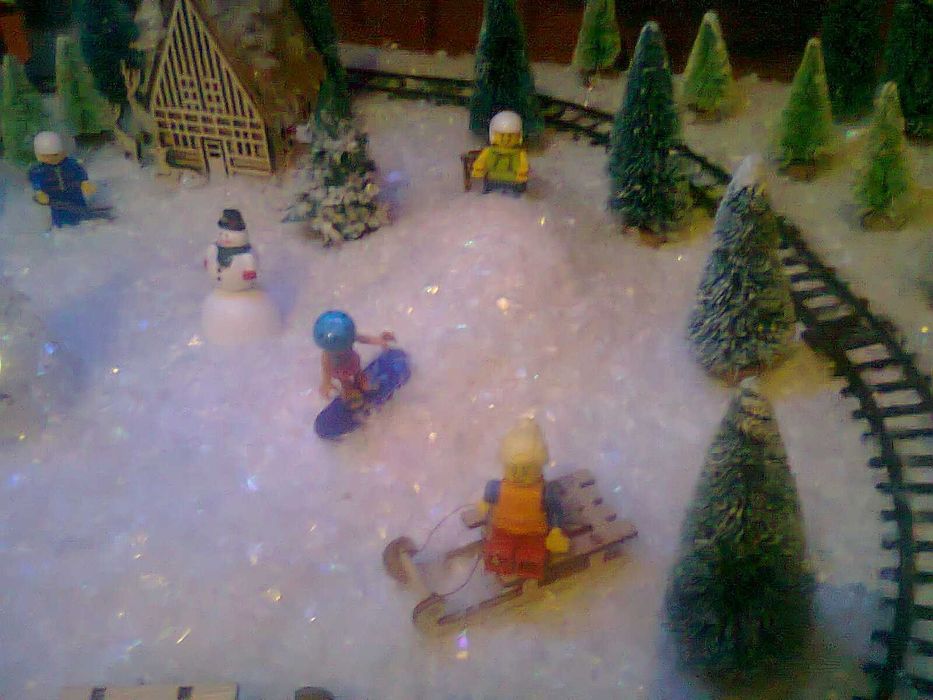 peisaj de iarna cu trenuletul lui Mos Craciun