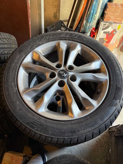 Джанти с гуми Kia 5x114,3 17 оригинални Кия 5х114,3